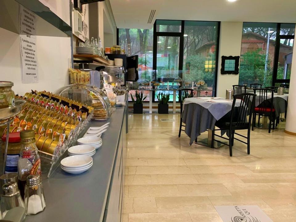 Hotel Logonovo Llido Degli Estensi Kültér fotó