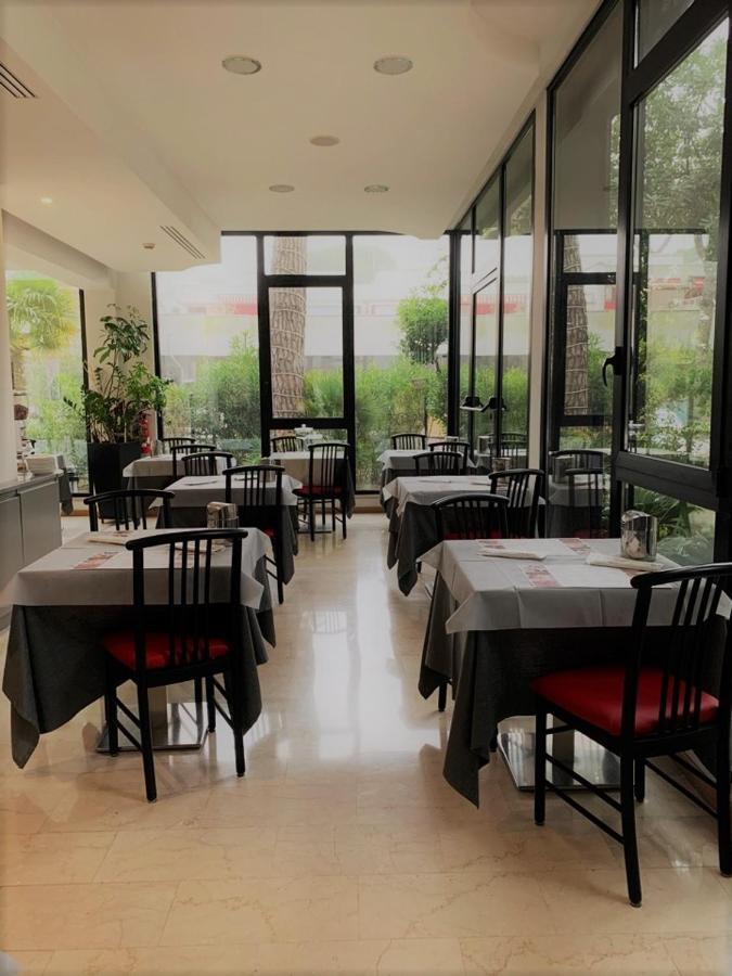Hotel Logonovo Llido Degli Estensi Kültér fotó