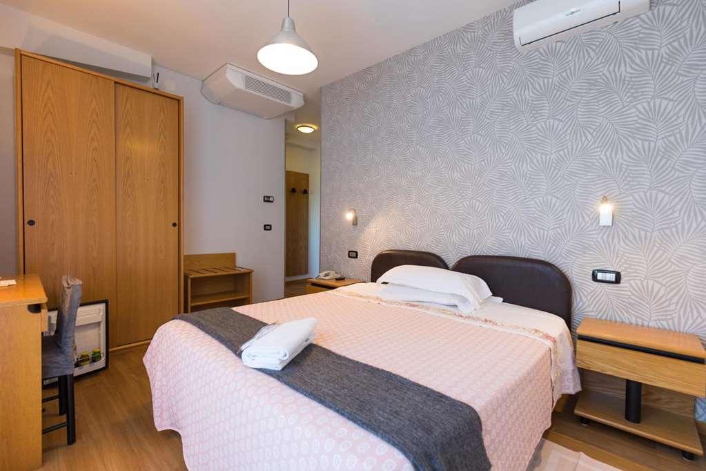 Hotel Logonovo Llido Degli Estensi Szoba fotó