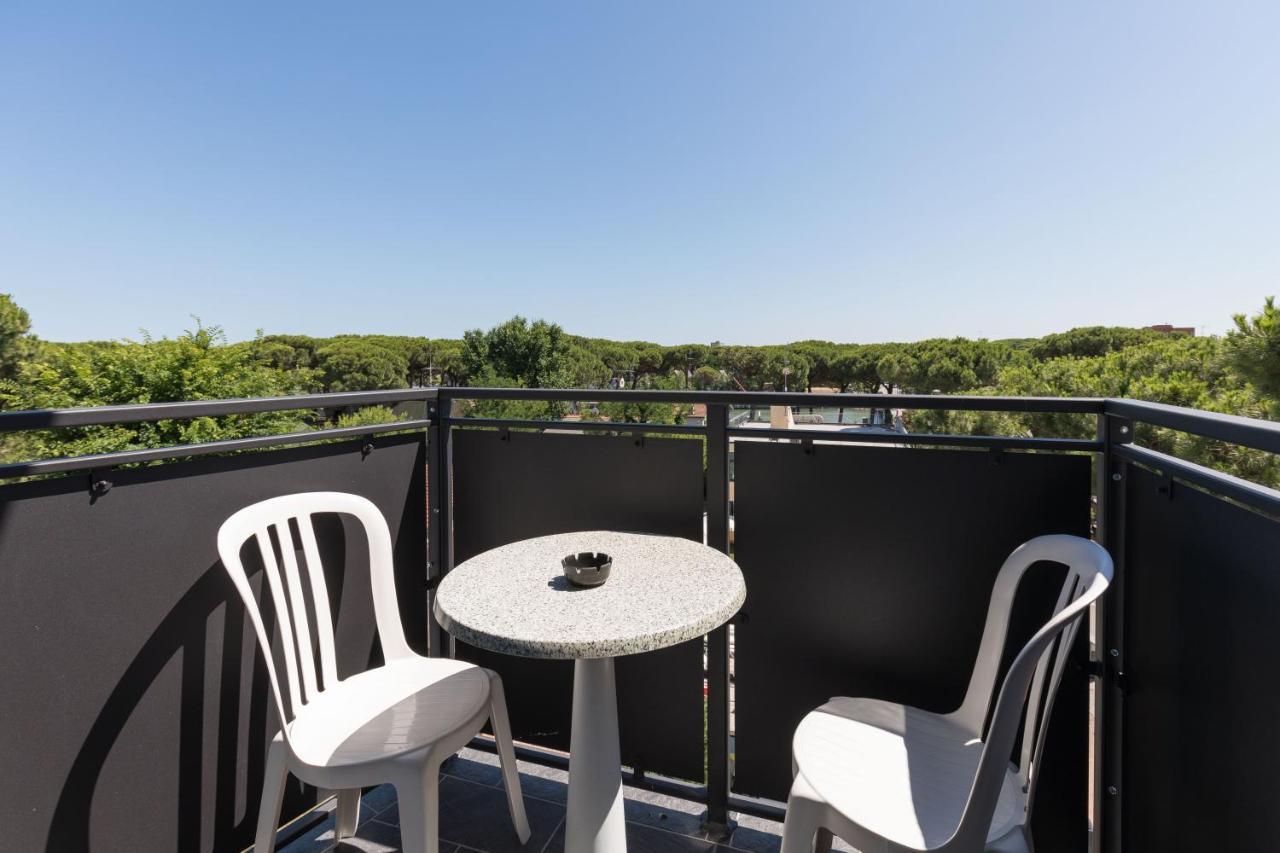 Hotel Logonovo Llido Degli Estensi Kültér fotó
