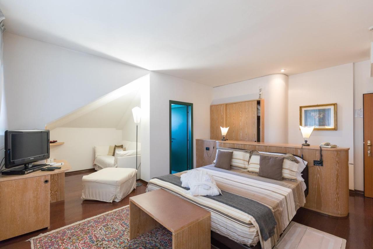 Hotel Logonovo Llido Degli Estensi Kültér fotó