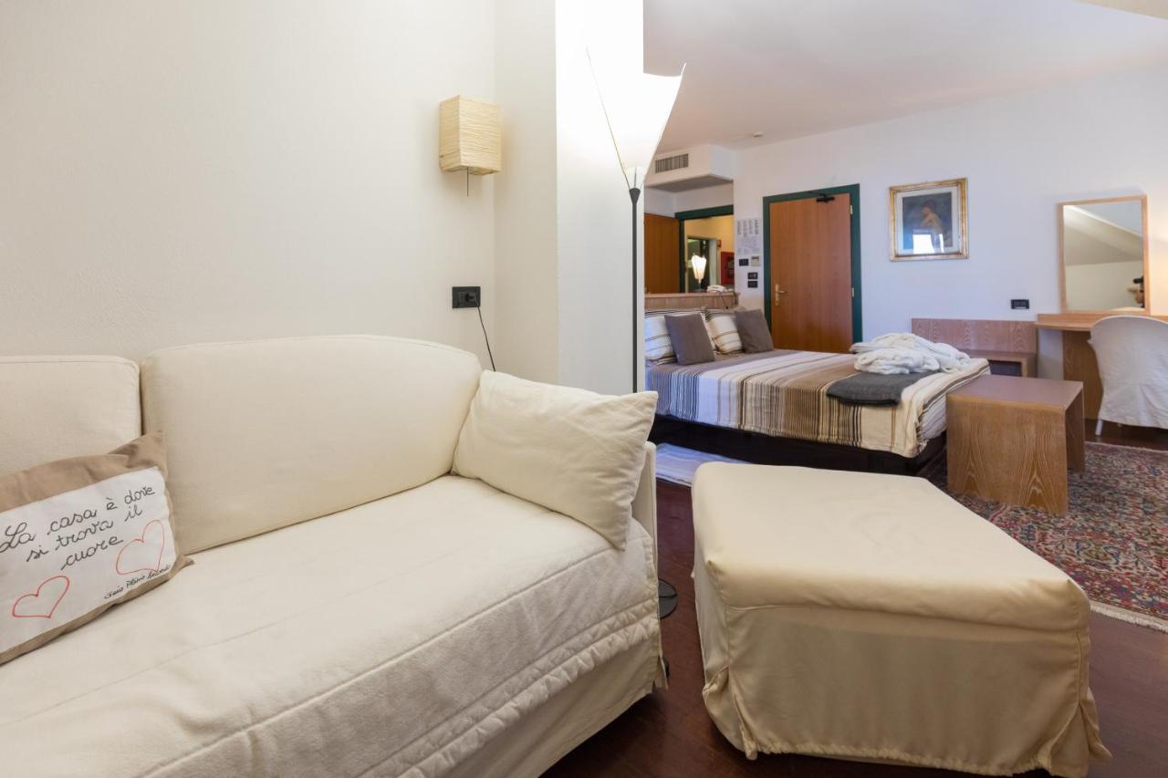 Hotel Logonovo Llido Degli Estensi Kültér fotó